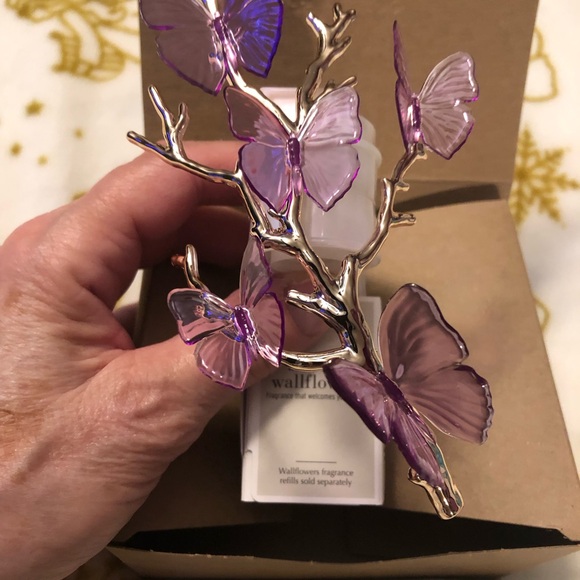 Bath & Body Works Butterfly Wallflowers Fragrance Plug & Refill - Picture 3 of 4